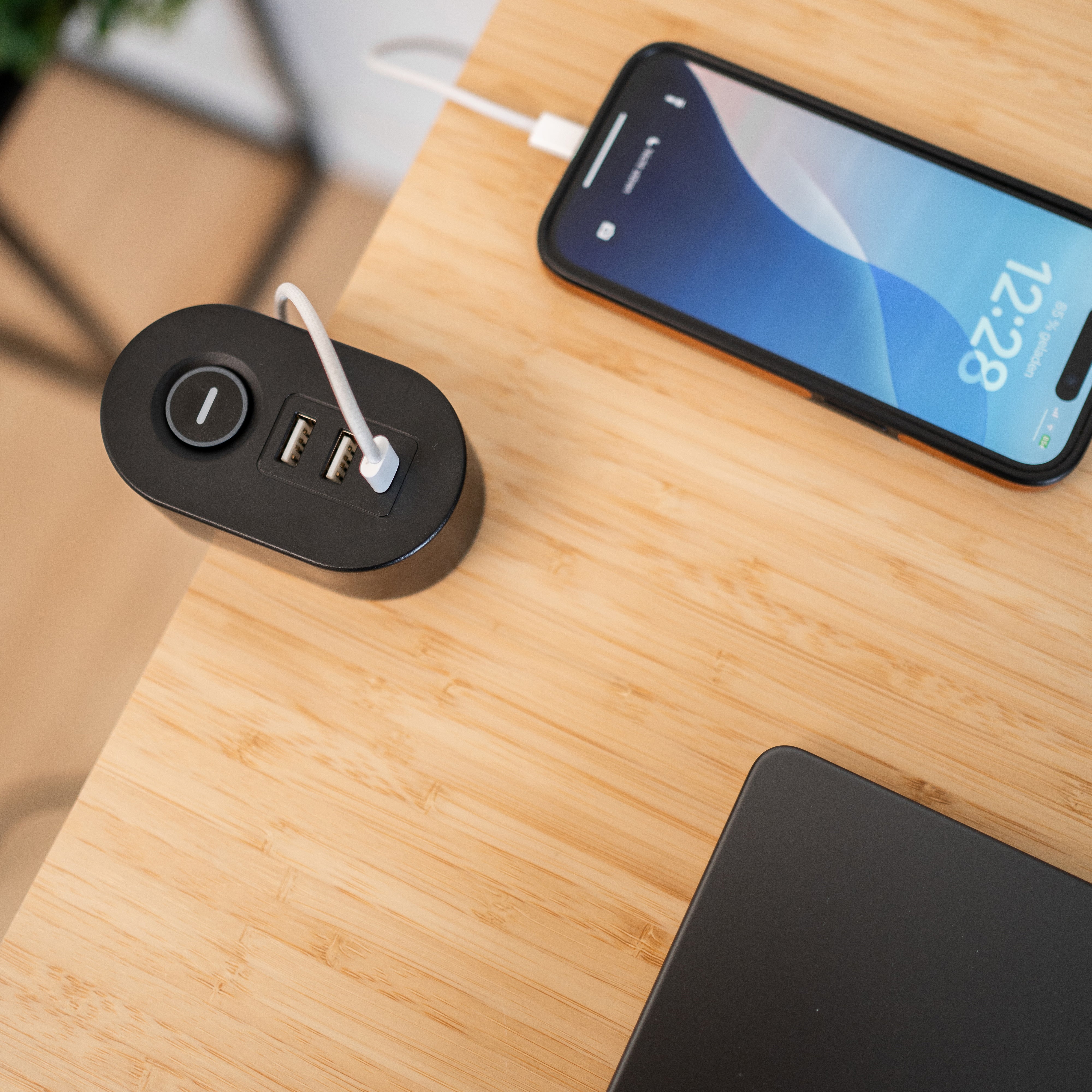 feintech-md833-steckdosenleiste-klemmbar-usb-c-3-fach-3m image 3